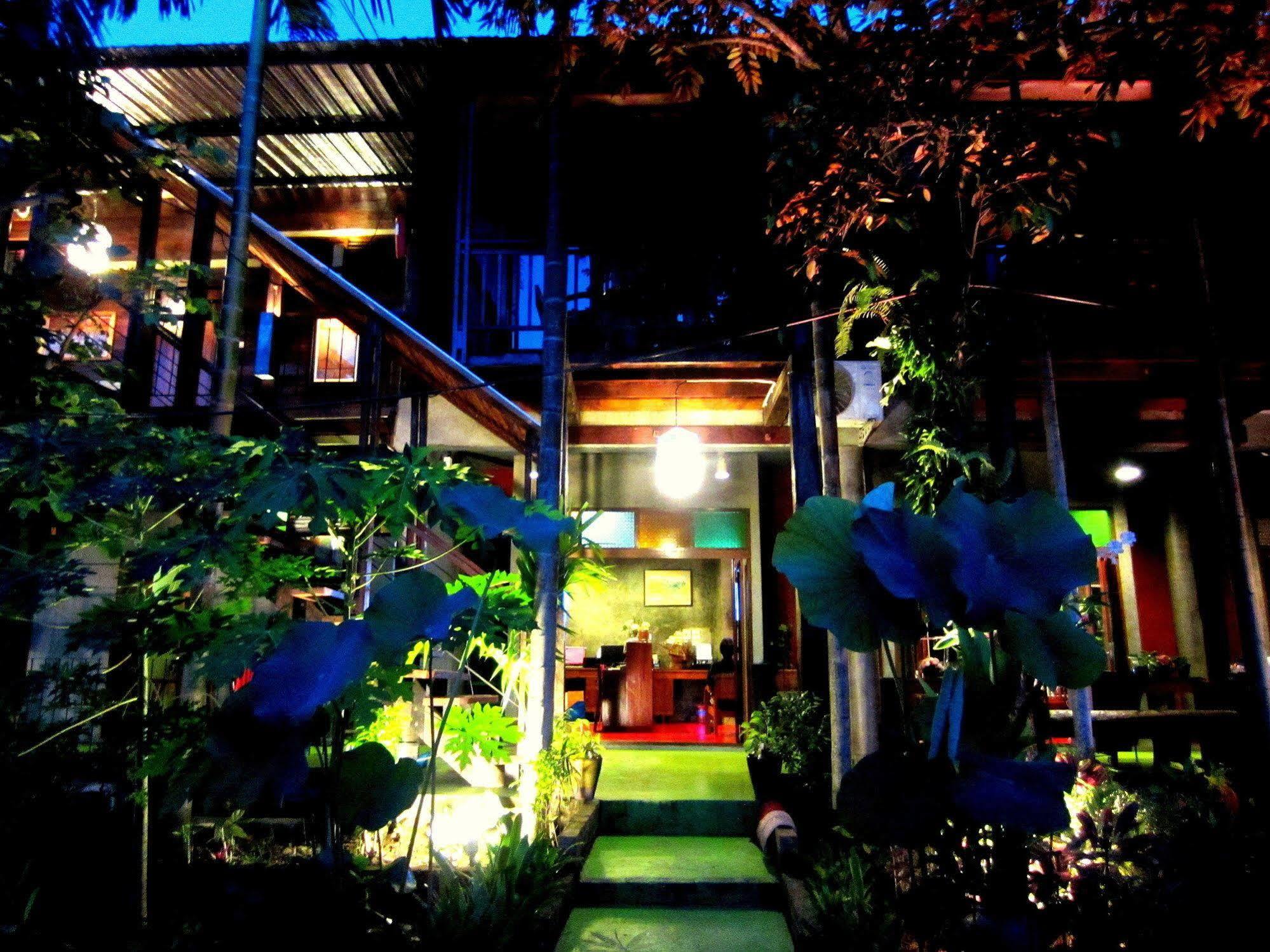 De Wiang Kum Kam होटल Chiang Mai